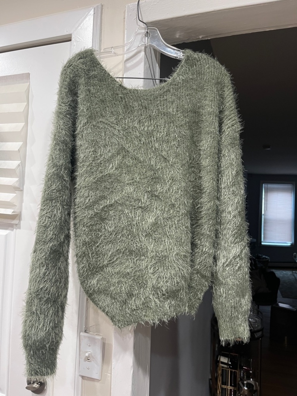 Twisted back cozy sweater - Picture 2 of 2